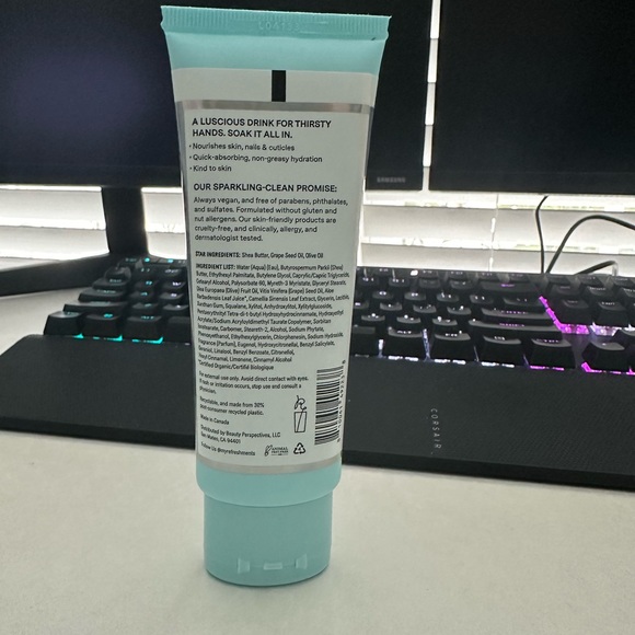 REFRESHMENTS Luscious Hand Cream - Picture 3 of 3